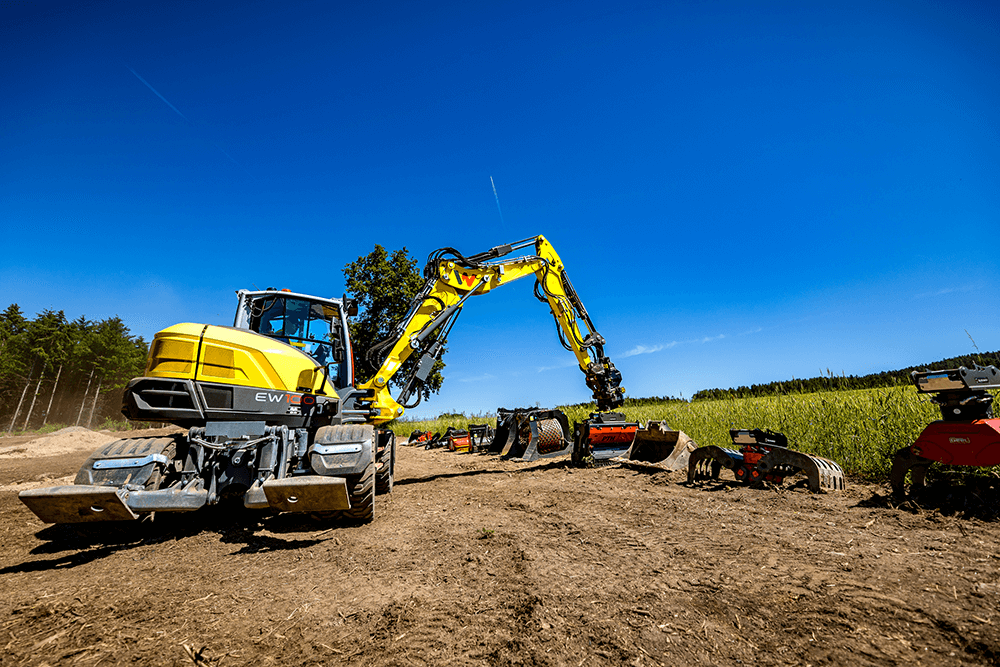 EW1002 Quickly on the go with the mobile excavator GEM Plant Sales Ltd.